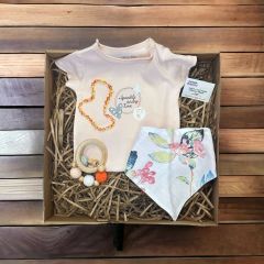 Bebek Kehribar Taşı Kolye ve Bebek Badiler ile Bebek Hediye Takımı Spankle